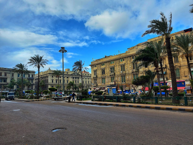 Holiday Manshya Hotel