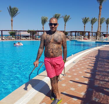 AF1QipMqrHWx-mN7rOVoKFLHH2pDba4W1OUWGPsfJXwtw800-h500-k-no.jpg