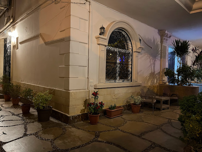 Chelay studios and apartments