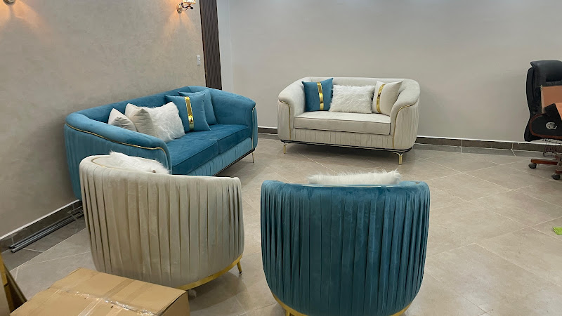 Vitrine Furniture – 5th Settlement