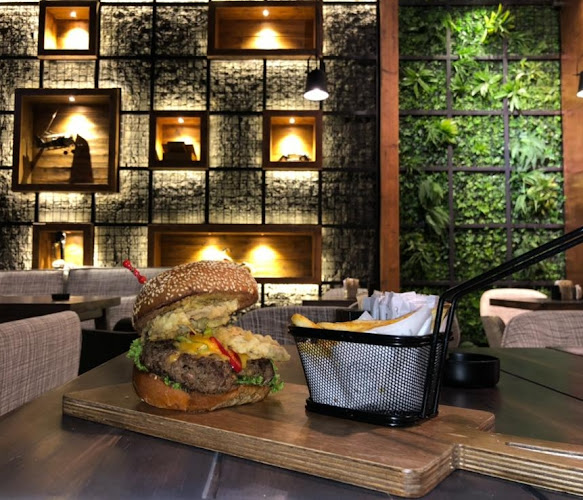 Ampersand Eatery and City Garden