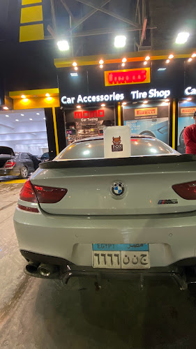 مومو لضبط السيارات