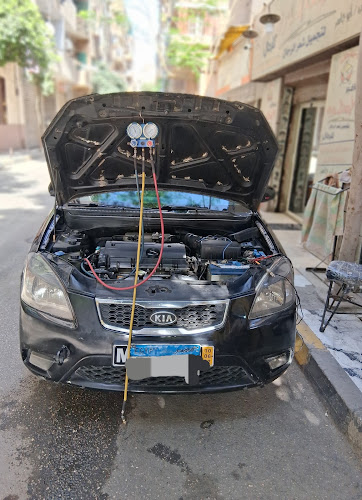 Car air conditioning charging and maintenance