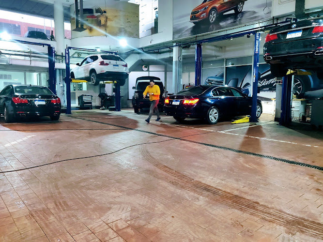BMW Service Center M Customz M NASR Industrial Area Branch