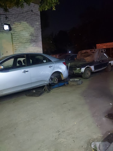 Master of his apparent death, the mechanic