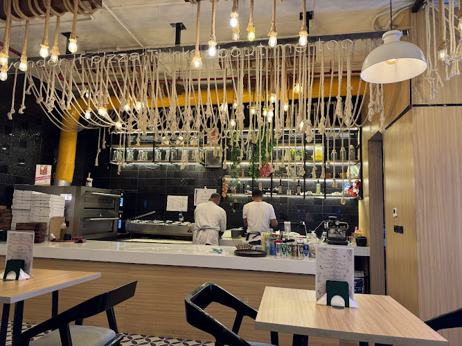 Miki’s Pizza