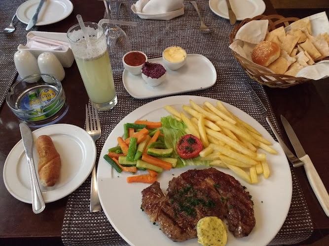 Le Bistro