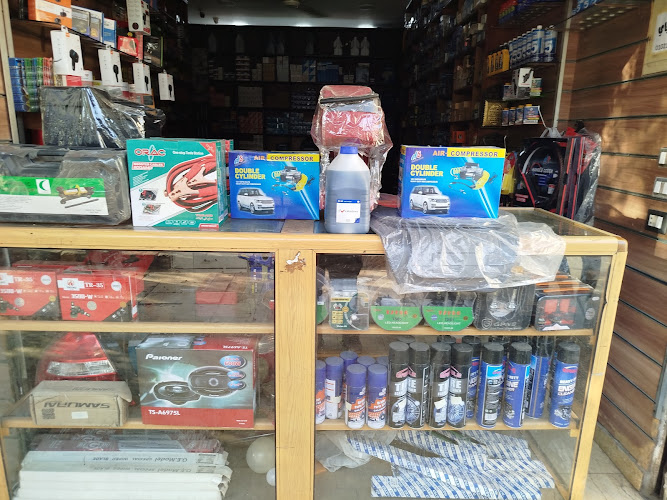 Hosni and Ahmed Saad car parts