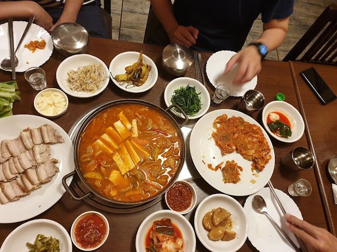 Mina Restaurant