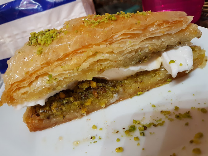 مطعم البوسفور، راحة الحلقوم والآيس كريم (بيدا ولحم بعجين)