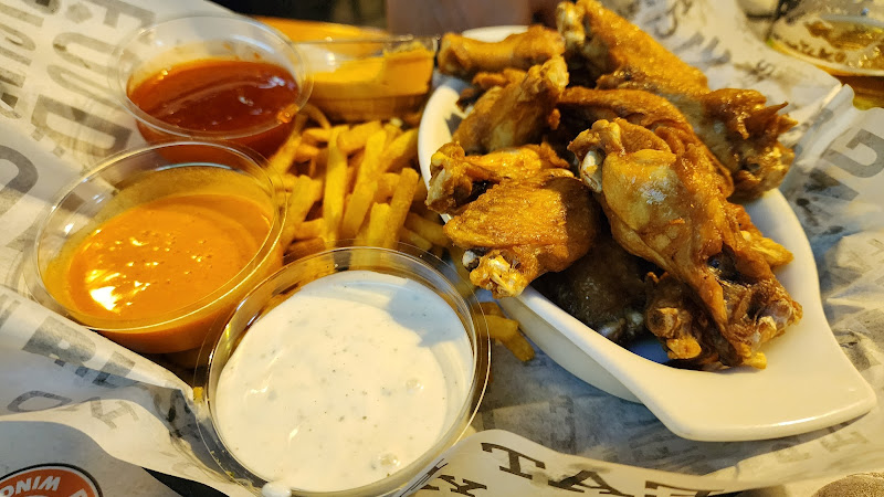 Buffalo Wings & Rings
