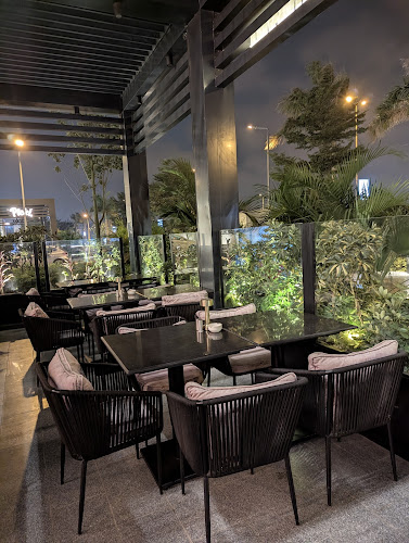 Smorll Restaurant