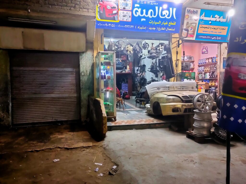 استخدام قطع غيار السيارات العالمية في الخارج