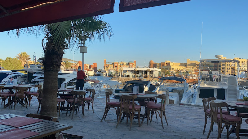 مطعم ونادي شاطئ مودز، الجونة