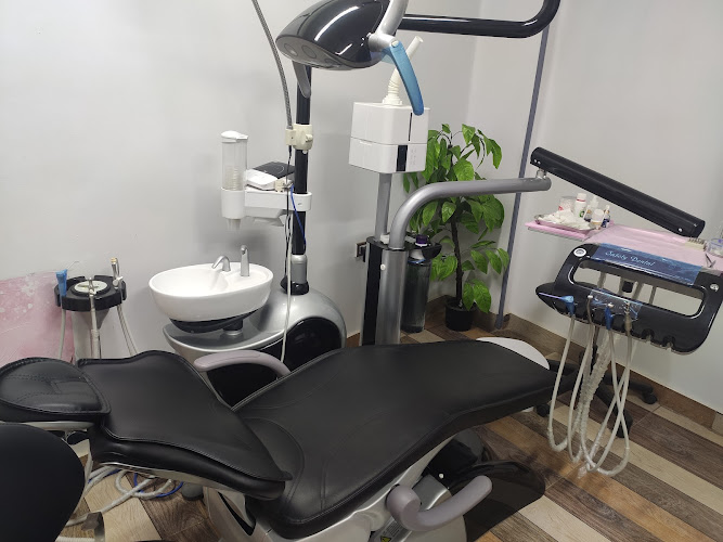 Dr. Mohamed Hassan Sayed’s Clinic, Consultant in Oral Surgery and Cosmetic Dentistry