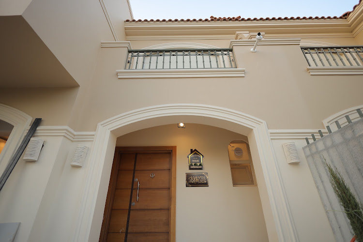 Realty design & build