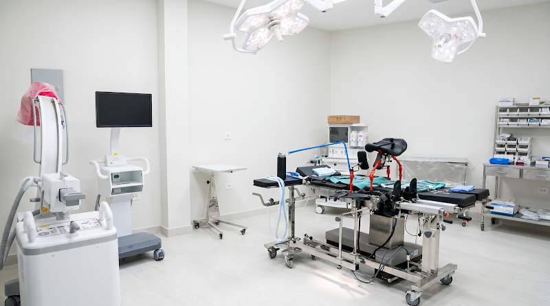Aslaan Ras El Hekma Medical Center