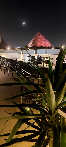 Z Pyramids Inn