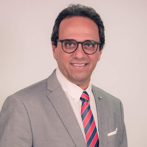 عيادة شريف خالد
