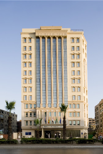 أهرامات برشلونة القاهرة