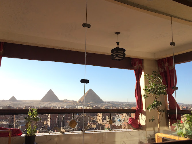 PYRAMIDS TERRACE INN