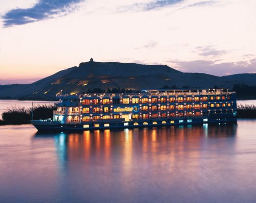 Montu Pyramids Hotel