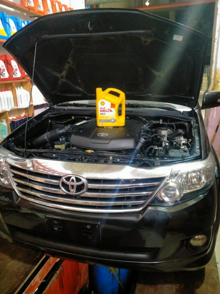 Alaa Abu Haqqa Center for Oil Change and Car Wash