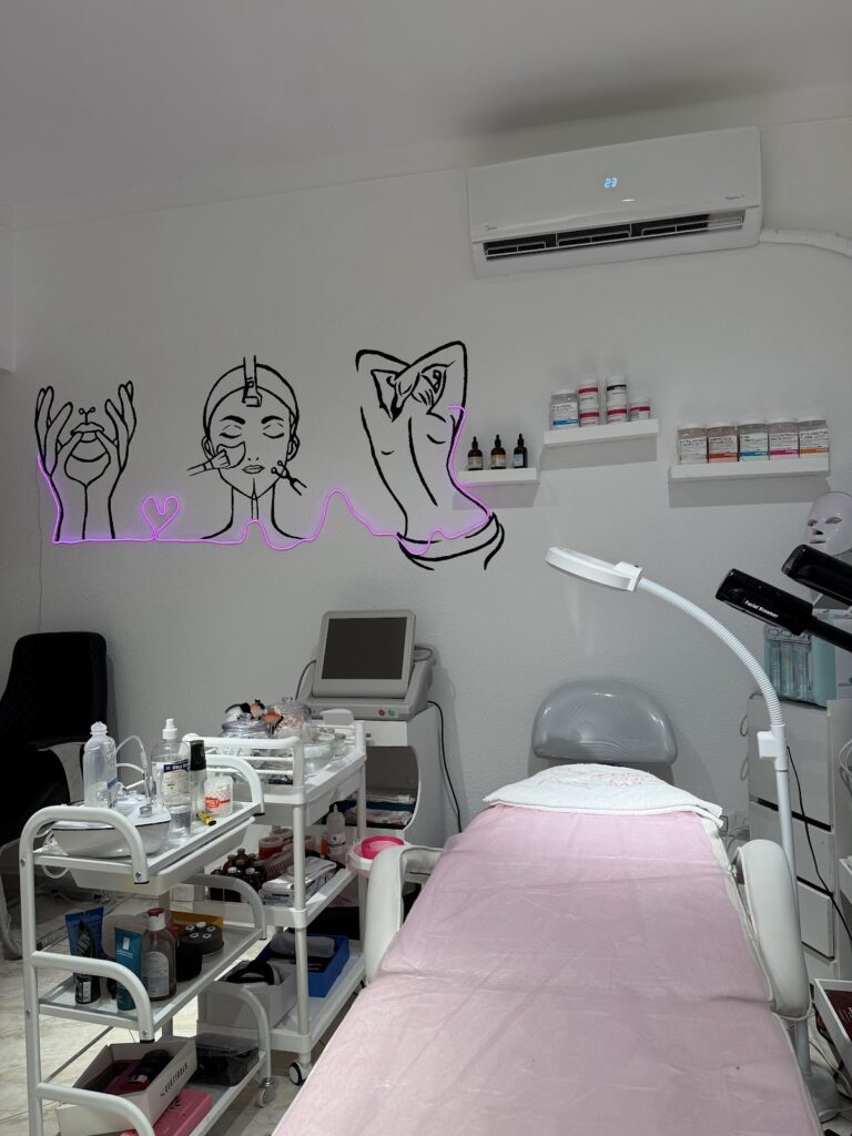 Glow clinic bar