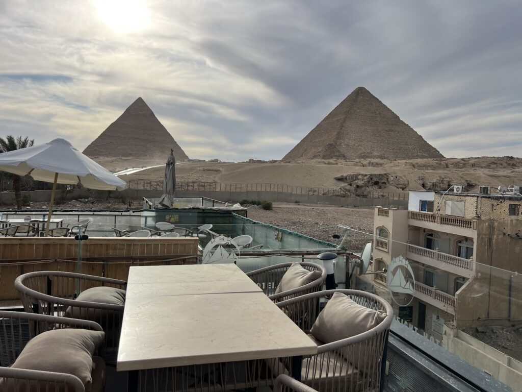 فندق بيراميدز هايتس وسطح بيراميدز ماستر سين