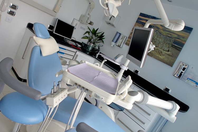 عيادة ألترا لطب الأسنان والتجميل