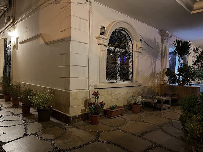 Chelay studios and apartments