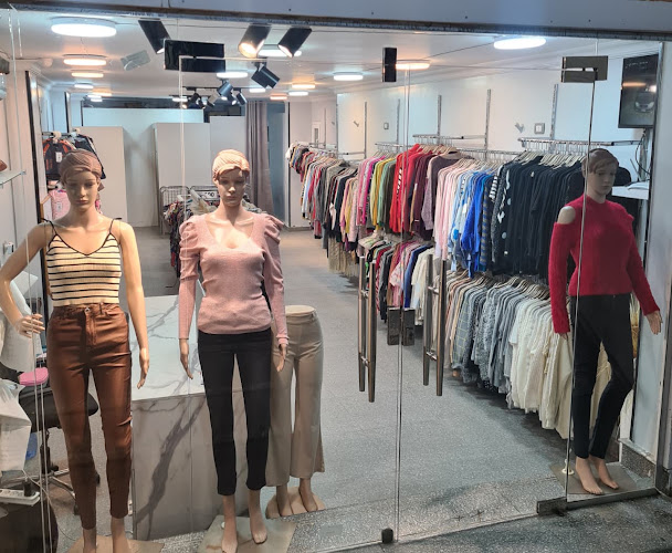 Chic European Clothing