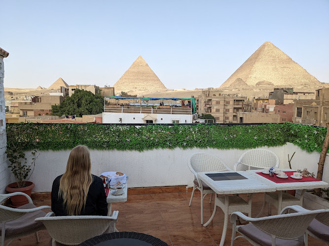 Pyramids top inn