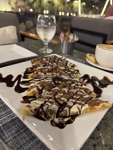 Solo Café & Restaurant