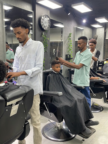Noon Salon