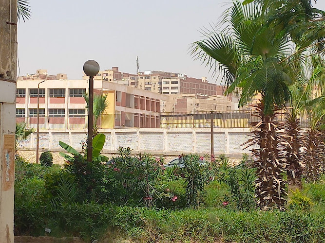 Moai experimental language school