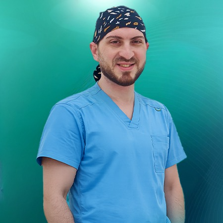 د. رشدي هلال – استشاري مستحضرات الجفون وطب وجراحة العيون