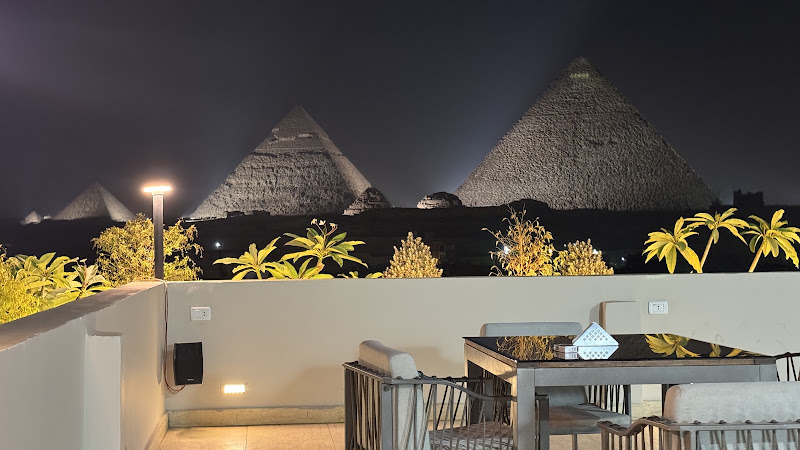 Pyramids Lodge