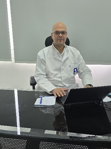 عيادة العظام و المفاصل و المناظير د أحمد نبيل عمارة