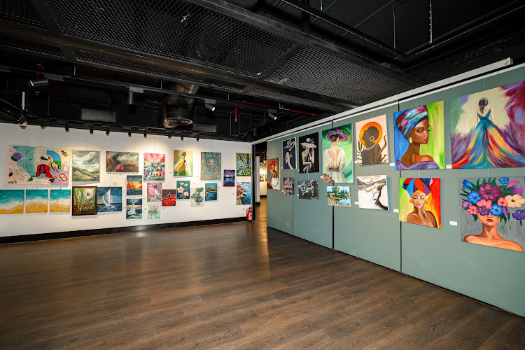 Aura art school