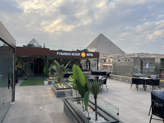 Pyramids Height Hotel
