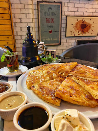 Spinner Cafe & Restaurant – Sheraton