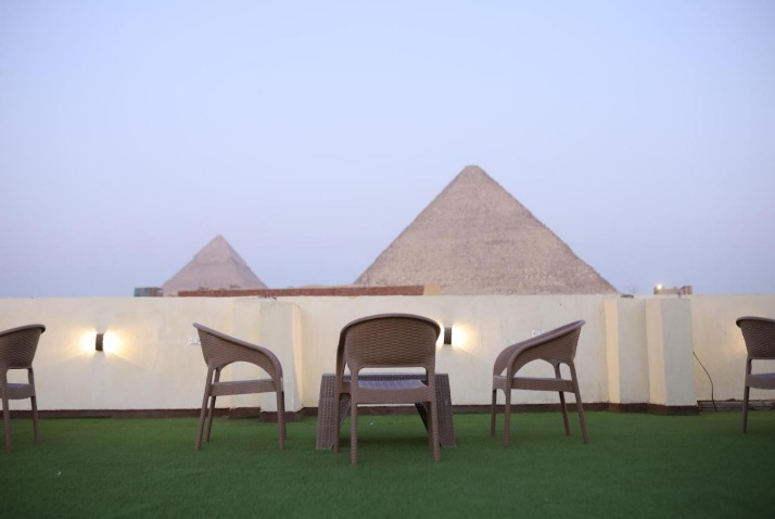 RETAG PYRAMIDS VIEW