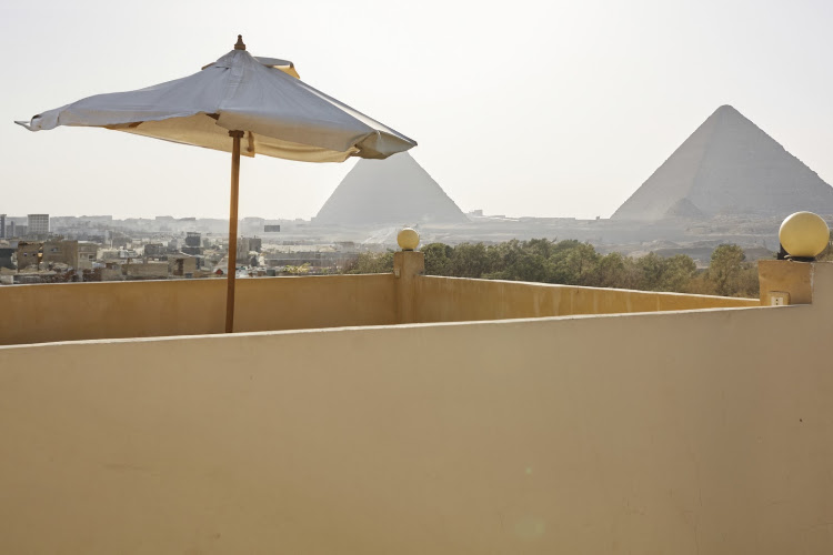 فندق جراند بيراميد فيو