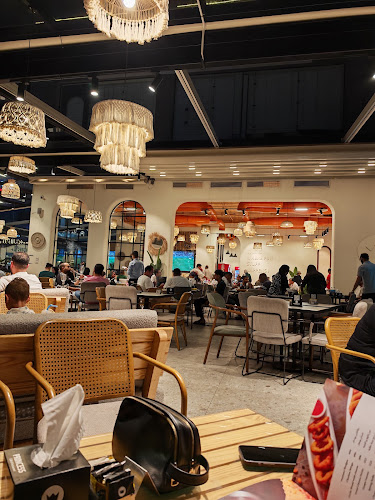 مقهى ومطعم برينسيس، مركز ذا هايف التجاري