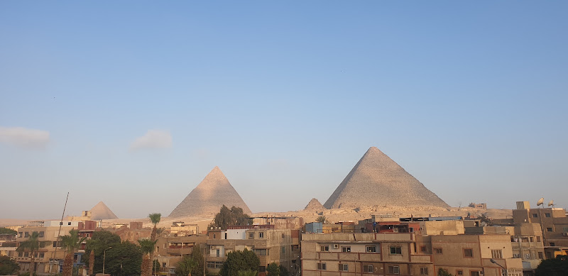 نُزُل هرمي مذهل