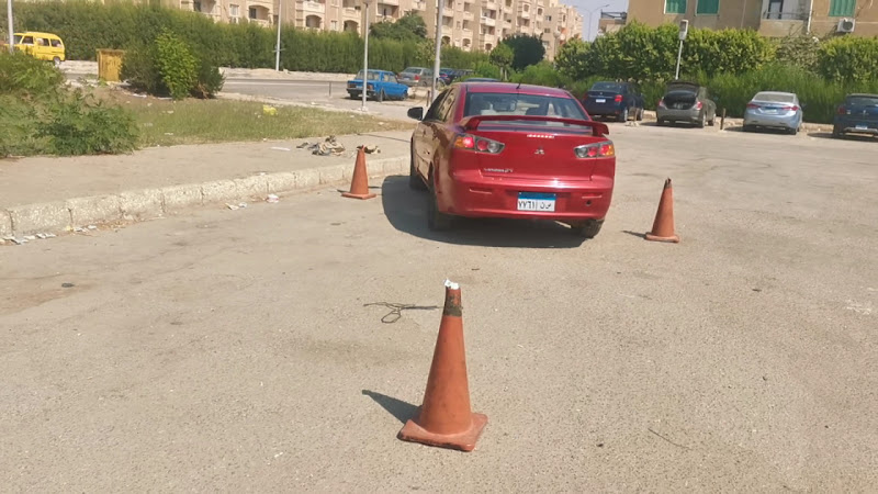 الاستاذ بمخطط القيادة الآلية ب 6 أكتوبر
