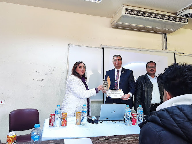المعهد العالي بالقاهرة للهندسة وعلوم الحاسب والإدارة