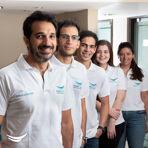 مركز سمايل هاوس لطب الأسنان – د. معتز حمادة