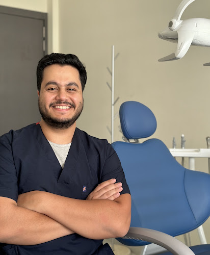 عيادة الدكتور عمر أبوشاما لطب الأسنان L129